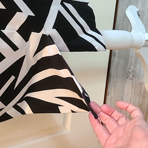 Liz Claiborne Abstract Pencil Skirt - Picture 9 of 13